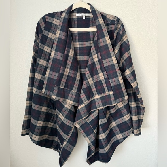Lovers + Friends Days Like These Plaid Flannel Jacket in Navy Medium Open Front - Picture 2 of 8